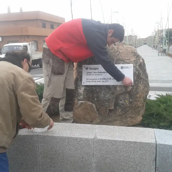 Placa en piedra — imagen 6